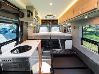 2025 Storyteller Overland - Photo 6