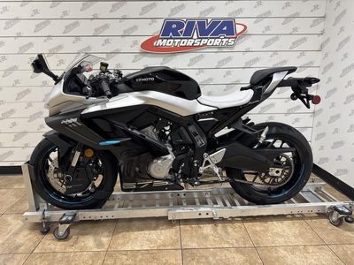 2026 CFMOTO 675SS - Photo 10