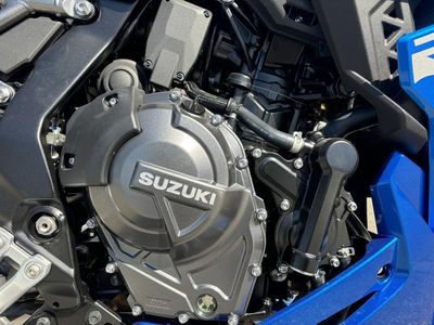 2025 Suzuki GSX-8R - Photo 6
