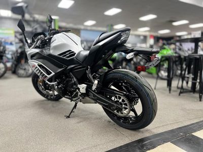 2026 Kawasaki Ninja 650 - Photo 4