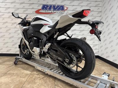 2025 Honda CBR1000RR - Photo 5