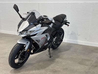 2026 Kawasaki Ninja 650 - Photo 3