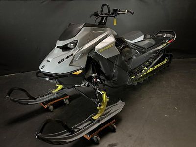 2026 Ski-Doo Summit Adrenaline with Edge Package 850 E-TEC 154 H_Alt Powder L. 2.5_Gre - Photo 1
