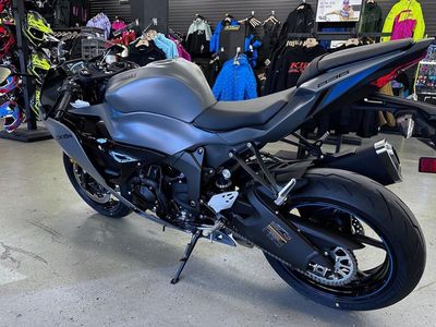 2025 Kawasaki Ninja ZX-6R - Photo 5