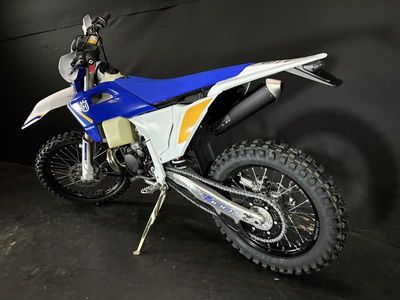 2025 Husqvarna TE 300 Heritage - Photo 2