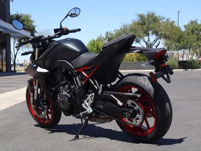 2025 Suzuki GSX-8S - Photo 4