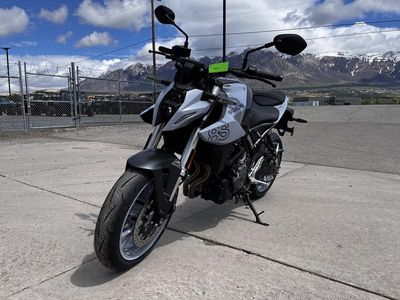 2024 Suzuki GSX-8S - Photo 1