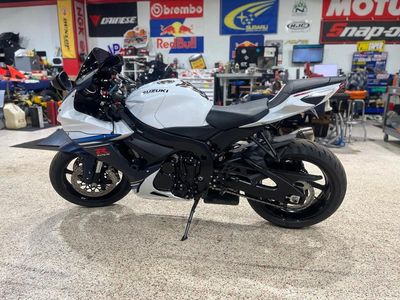 2023 Suzuki GSX-R600 - Photo 8
