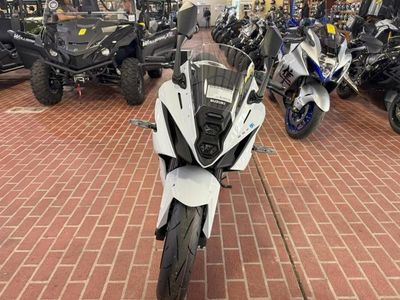 2026 Suzuki GSX-8R - Photo 3
