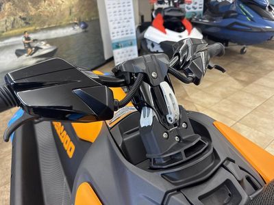 2026 Sea-Doo Spark Trixx for 1 Rotax 900 ACE - 90 iBR and Audio - Photo 11