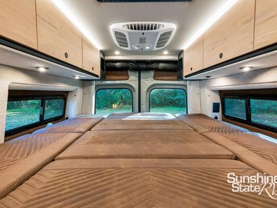 2025 Storyteller Overland - Photo 10