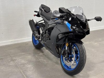 2026 Kawasaki Ninja ZX-6R - Photo 2