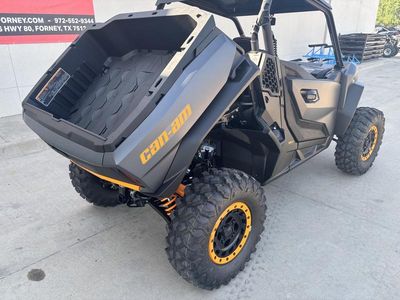 2025 Can-Am Commander XT-P 1000R - Photo 10
