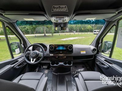 2025 Storyteller Overland - Photo 16
