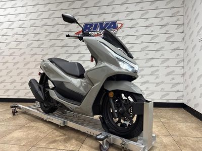 2025 Honda PCX - Photo 1