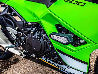 2025 Kawasaki Ninja 500 KRT Edition SE ABS - Photo 11