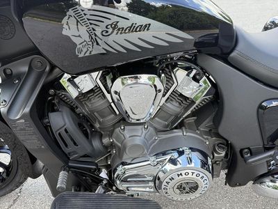 2025 Indian Motorcycle Chieftain Black Metallic - Photo 10