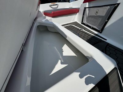2025 Scarab 165 LX - Photo 15