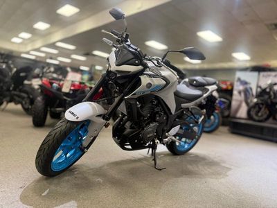 2025 Yamaha MT-03 - Photo 3