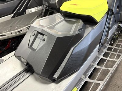 2023 Ski-Doo Summit X with Expert Package Rotax 850 E-TEC Turbo R 154 H_Alt 10.25 in. - Photo 10