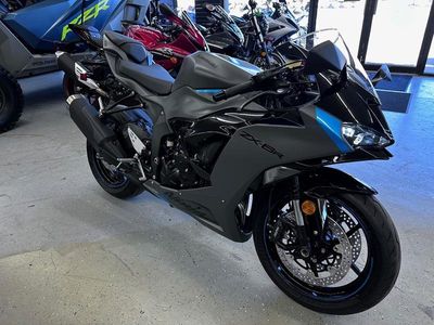 2025 Kawasaki Ninja ZX-6R - Photo 1