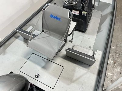 2025 SeaArk Bay Runner 190 - Photo 6