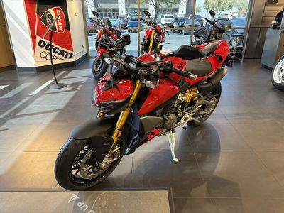 2025 Ducati Streetfighter V2 S - Photo 2