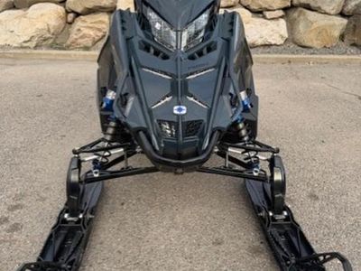 2026 Polaris 850 PRO RMK 155 Gloss Black / Blue Dusk - Photo 3