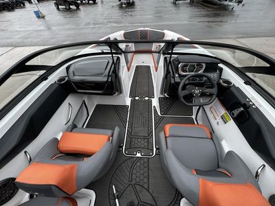 2025 Scarab 195 LX - Photo 9