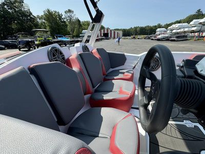 2025 Scarab 165 LX - Photo 7