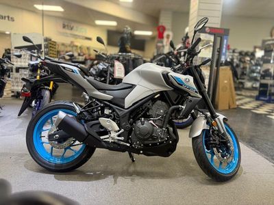 2025 Yamaha MT-03 - Photo 2