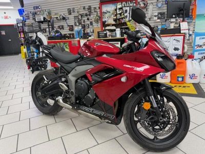 2025 Triumph Daytona 660 Carnival Red/Sapphire Black - Photo 2