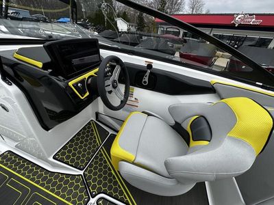 2023 Scarab 255 ID - Photo 8