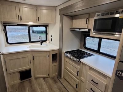 2026 Coachmen Catalina Summit Series 8 221MKE - Photo 7