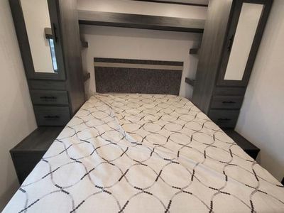 2025 Dutchmen 360THLOFT - Photo 8