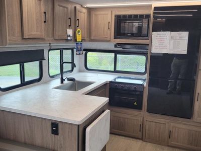 2025 Coachmen Freedom Express Ultra Lite 274RKS - Photo 7