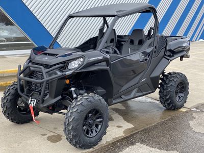 2026 Can-Am Commander XT 1000R — rear three-quarter view