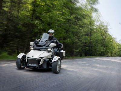 2026 Can-Am Spyder RT Limited — interior view
