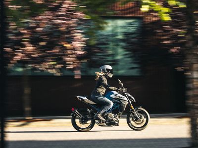 2026 CFMOTO 300NK — photo 8 view