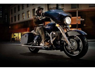 2012 Harley-Davidson Street Glide — interior view