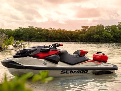 2025 Sea-Doo RXP-X 325 + Tech Package - Photo 14