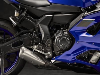 2025 Yamaha YZF-R7 - Photo 10
