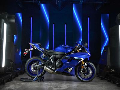 2025 Yamaha YZF-R7 - Photo 15