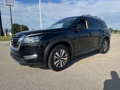 2025 Nissan Pathfinder — side profile view