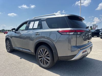 2022 Nissan Pathfinder — interior view