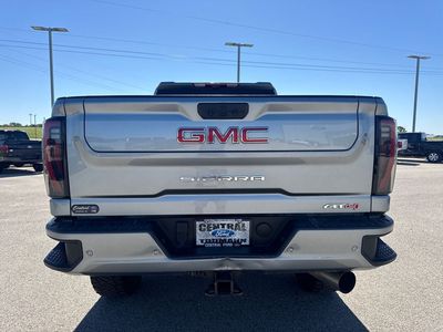 2024 GMC Sierra 2500HD — detail view