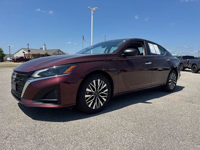 2025 Nissan Altima — side profile view