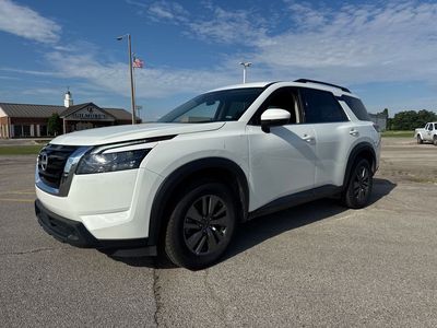 2024 Nissan Pathfinder — side profile view