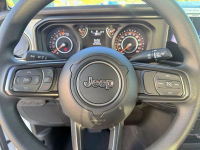 2026 Jeep Gladiator — side profile view