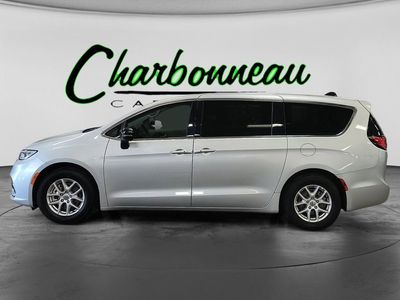 2024 Chrysler Pacifica — side profile view